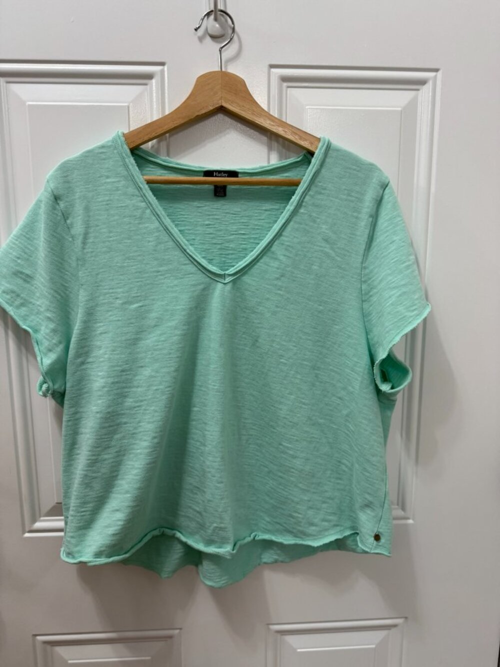 Hatley Mint Green Cotton V-Neck Tee Size XL Relaxed Fit Short Sleeve Top